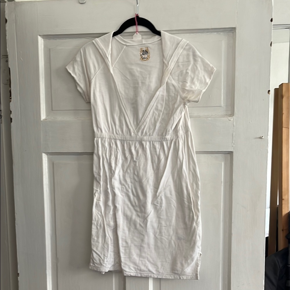 White Short Sleeve V-Neck Casual Dress